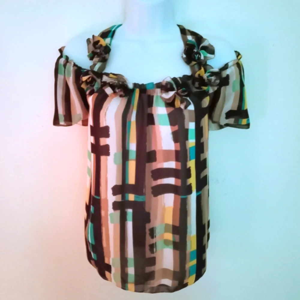 NWTπ FREE GIFT INCLUDED 3D Flowers Off Shoulder Short Sleeves Blouse Top Tee - Picture 7 of 15
